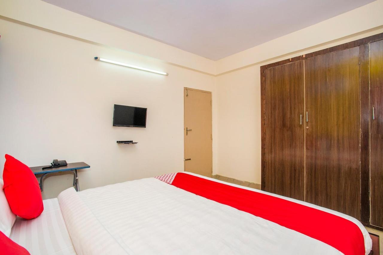 Oyo 16500 Airport Royal Comforts Hotel Yelahanka Екстериор снимка