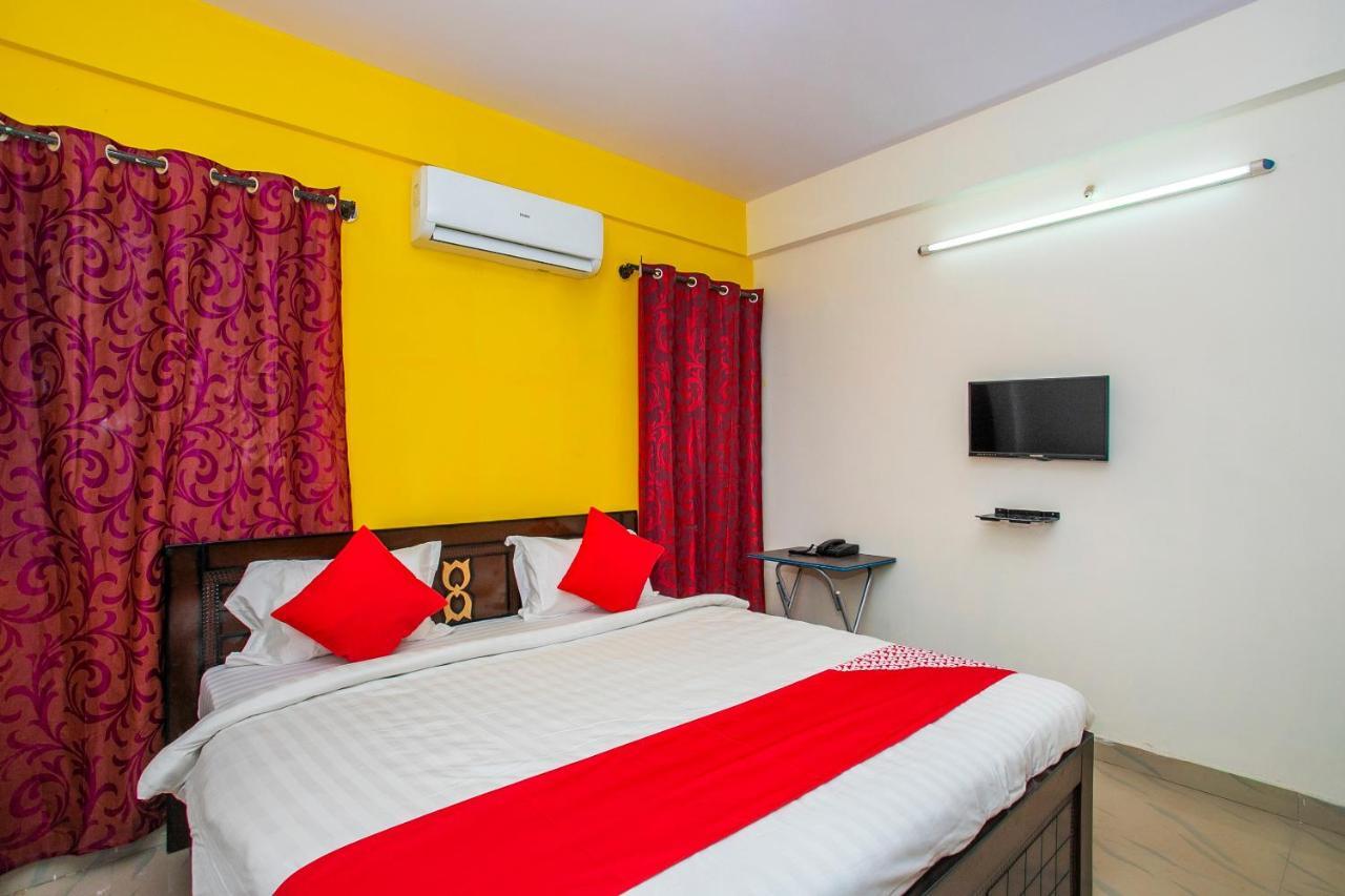 Oyo 16500 Airport Royal Comforts Hotel Yelahanka Екстериор снимка