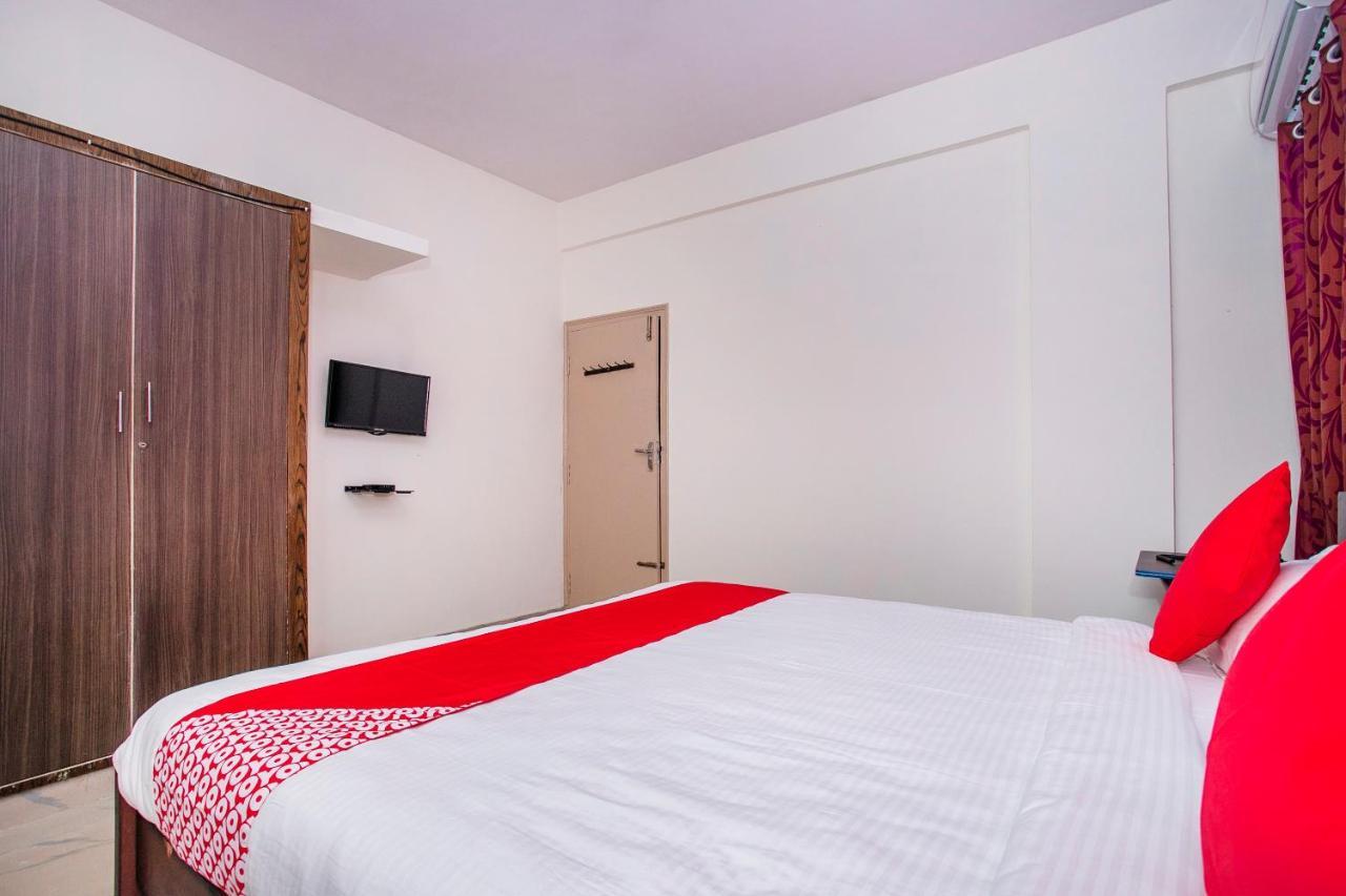 Oyo 16500 Airport Royal Comforts Hotel Yelahanka Екстериор снимка