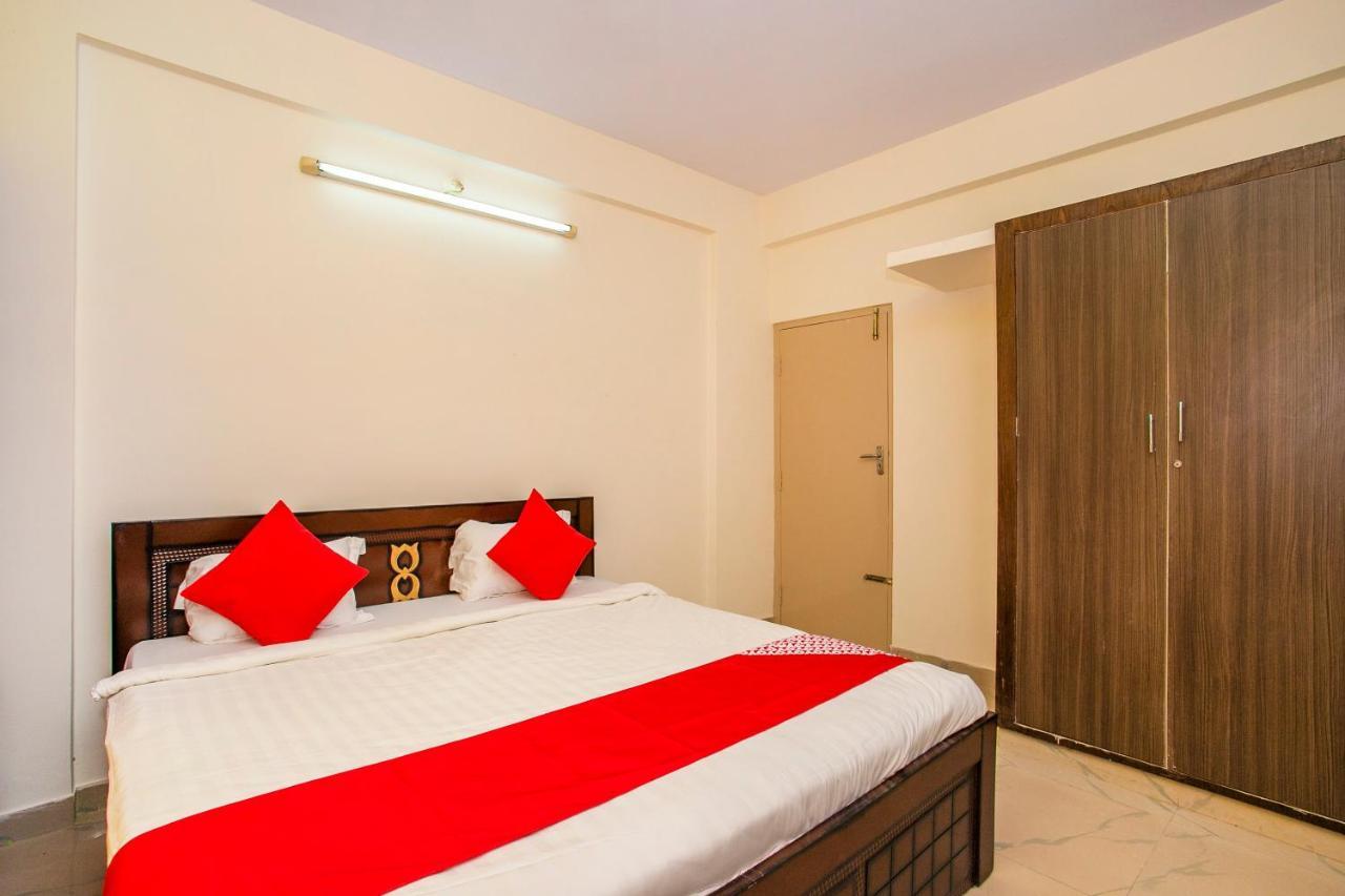 Oyo 16500 Airport Royal Comforts Hotel Yelahanka Екстериор снимка