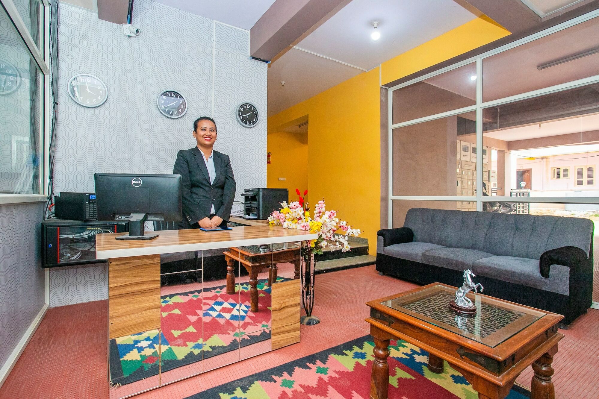 Oyo 16500 Airport Royal Comforts Hotel Yelahanka Екстериор снимка